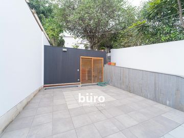 LINDA CASA EN VENTA CON 5 DORMITORIOS GRAN JARDIN PISCINA RINCONADA ALTA