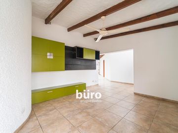 LINDA CASA EN VENTA CON 5 DORMITORIOS GRAN JARDIN PISCINA RINCONADA ALTA