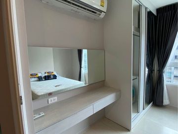 1 Bedroom Condo for sale at Aspire Erawan Prime