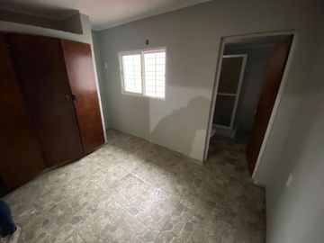 Venta PH de 1 dormitorio, patio en Guadalupe Oeste