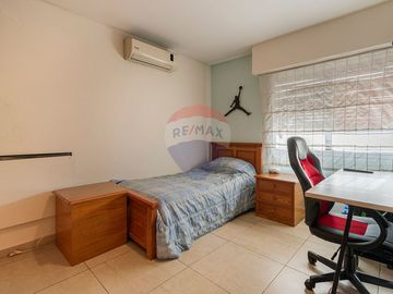 CASA EN VENTA 3 DORMITORIOS BARRIO PARQUE BERNAL