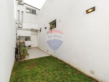 CASA EN VENTA 3 DORMITORIOS BARRIO PARQUE BERNAL