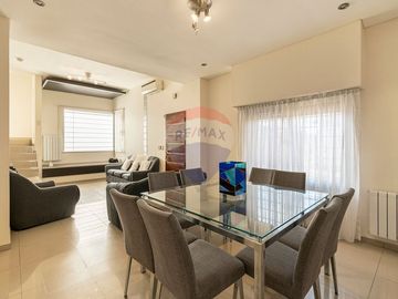 CASA EN VENTA 3 DORMITORIOS BARRIO PARQUE BERNAL