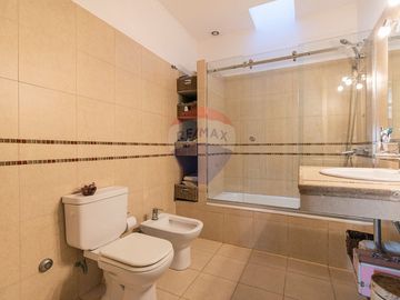CASA EN VENTA 3 DORMITORIOS BARRIO PARQUE BERNAL