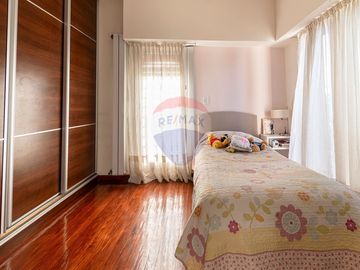 CASA EN VENTA 3 DORMITORIOS BARRIO PARQUE BERNAL
