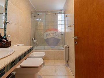 CASA EN VENTA 3 DORMITORIOS BARRIO PARQUE BERNAL