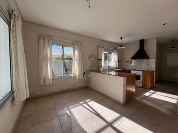 Casa 3 ambientes, La Rinconada, Pilar ALQUILER
