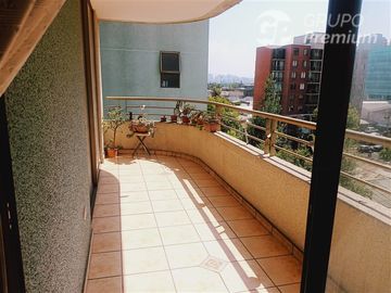 Departamento en Venta en Amplio departamento en pleno barrio El Llano Subercaseaux
