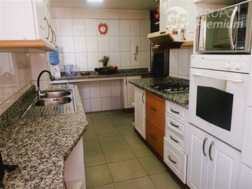 Departamento en Venta en Amplio departamento en pleno barrio El Llano Subercaseaux