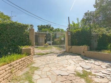 VENTA CASA 4 AMB. YEI PORÁ  TORTUGUITAS PERMUTA