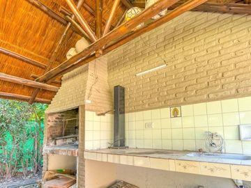 VENTA CASA 4 AMB. YEI PORÁ  TORTUGUITAS PERMUTA