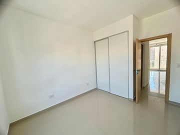 Dto. a estrenar en duplex,terraza, balcon, cochera