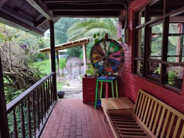 OPORTUNIDAD : EN VENTA QUINTA CON JARDINES, ARBOLES, PARROQUIA DE LA MERCED