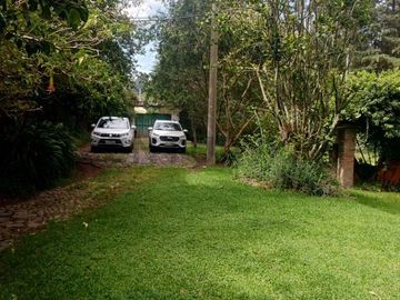 OPORTUNIDAD : EN VENTA QUINTA CON JARDINES, ARBOLES, PARROQUIA DE LA MERCED