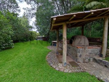 OPORTUNIDAD : EN VENTA QUINTA CON JARDINES, ARBOLES, PARROQUIA DE LA MERCED