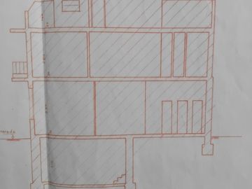 Casa de 5 ambientes con terraza y local en lote propio - Boedo