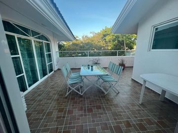 VENTA DE CASA  A LADO DE RIO CON ALBERCA, PALAPA Y  EXTENSO TERRENO