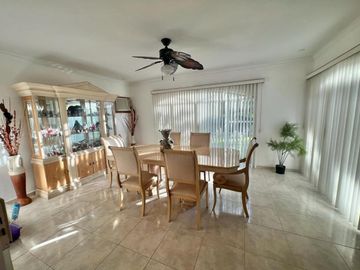VENTA DE CASA  A LADO DE RIO CON ALBERCA, PALAPA Y  EXTENSO TERRENO
