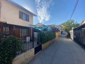VENTA CASA 2HAB 2BA ÑUÑOA