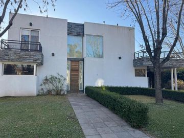 Casa en Barrio Santa Ana