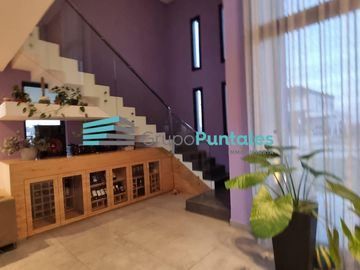 Casa en Lagos de Canning con 4 dormitorios sobre gran lote de 940 m2