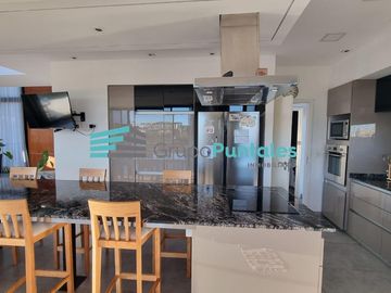 Casa en Lagos de Canning con 4 dormitorios sobre gran lote de 940 m2