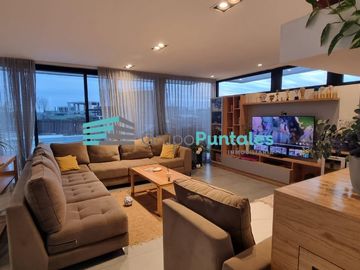 Casa en Lagos de Canning con 4 dormitorios sobre gran lote de 940 m2