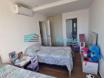 Casa en Lagos de Canning con 4 dormitorios sobre gran lote de 940 m2