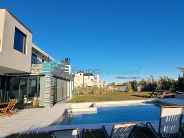 Casa en Lagos de Canning con 4 dormitorios sobre gran lote de 940 m2