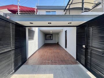 Casa en venta Remodelada en Lomas de la Victoria San Pedro Tlaquepaque