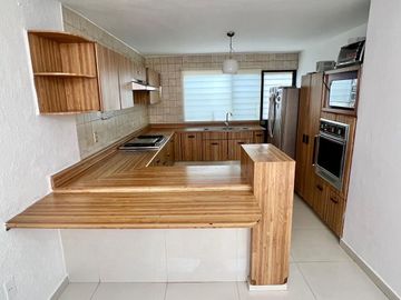 Casa en venta Remodelada en Lomas de la Victoria San Pedro Tlaquepaque