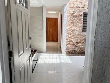 Casa en venta Remodelada en Lomas de la Victoria San Pedro Tlaquepaque