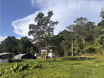 ¡OPORTUNIDAD! Finca 7.9Ha, 350+m río, laguna, bosque y agua cristalina
