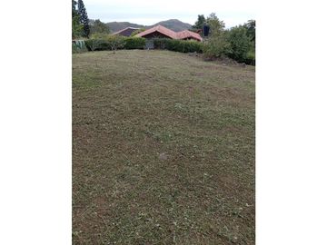 VENTA DE LOTE EN CONDOMINIO DE 1.500 M2 EN DAPA YUMBO