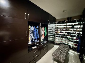 Casa Amplia y Funcional con Terraza en Paseos de Churubusco – 4 Niveles