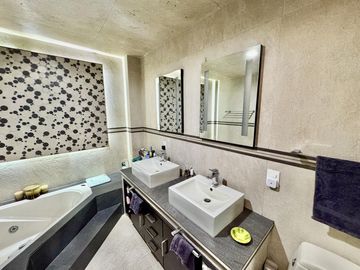 Casa Amplia y Funcional con Terraza en Paseos de Churubusco – 4 Niveles