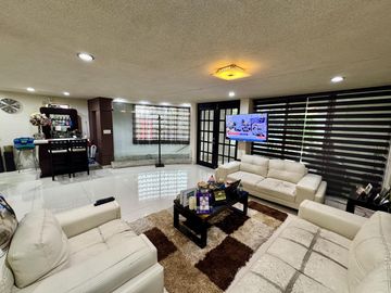 Casa Amplia y Funcional con Terraza en Paseos de Churubusco – 4 Niveles