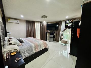 Casa Amplia y Funcional con Terraza en Paseos de Churubusco – 4 Niveles