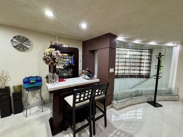 Casa Amplia y Funcional con Terraza en Paseos de Churubusco – 4 Niveles