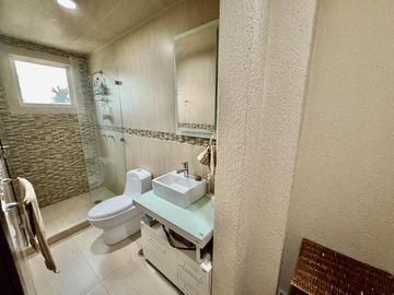 Casa Amplia y Funcional con Terraza en Paseos de Churubusco – 4 Niveles