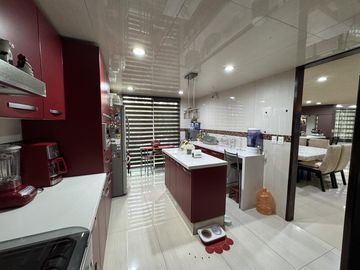 Casa Amplia y Funcional con Terraza en Paseos de Churubusco – 4 Niveles