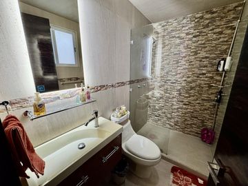 Casa Amplia y Funcional con Terraza en Paseos de Churubusco – 4 Niveles