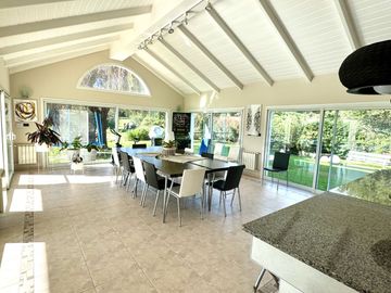 PROPIEDAD DE CATEGORÍA A LA VENTA / COUNTRY EL BOSQUE
