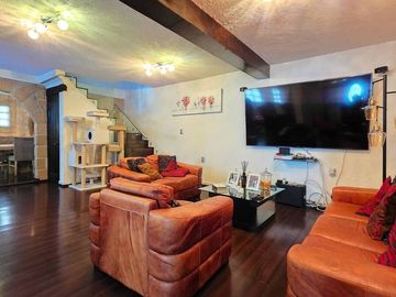 Casa en venta con departamento independiente en PB, San Lorenzo La Cebada