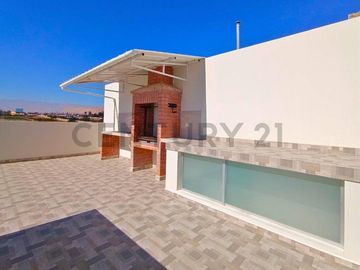 VENTA DE CASA EN ESTRENO