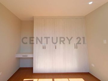 VENTA DE CASA EN ESTRENO