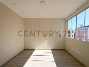 VENTA DE CASA EN ESTRENO