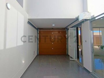 VENTA DE CASA EN ESTRENO