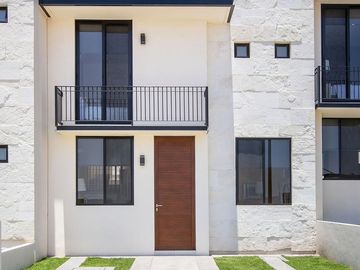 Casa en Venta Cimatario, Estudio, Amplios Espacios