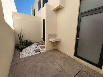Casa en Venta Cimatario, Estudio, Amplios Espacios